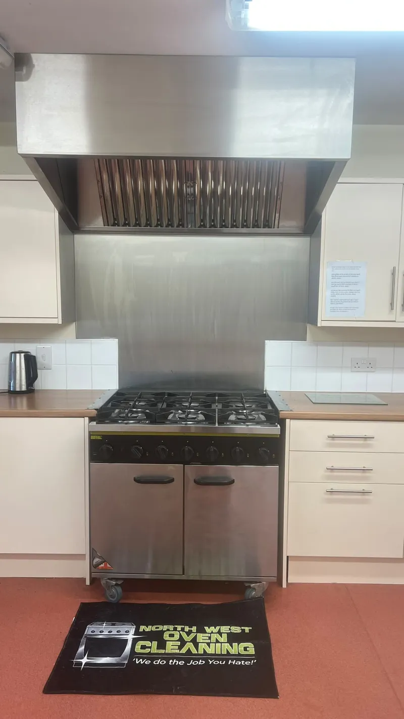 Range cooker and extractor hood in a community kitchen